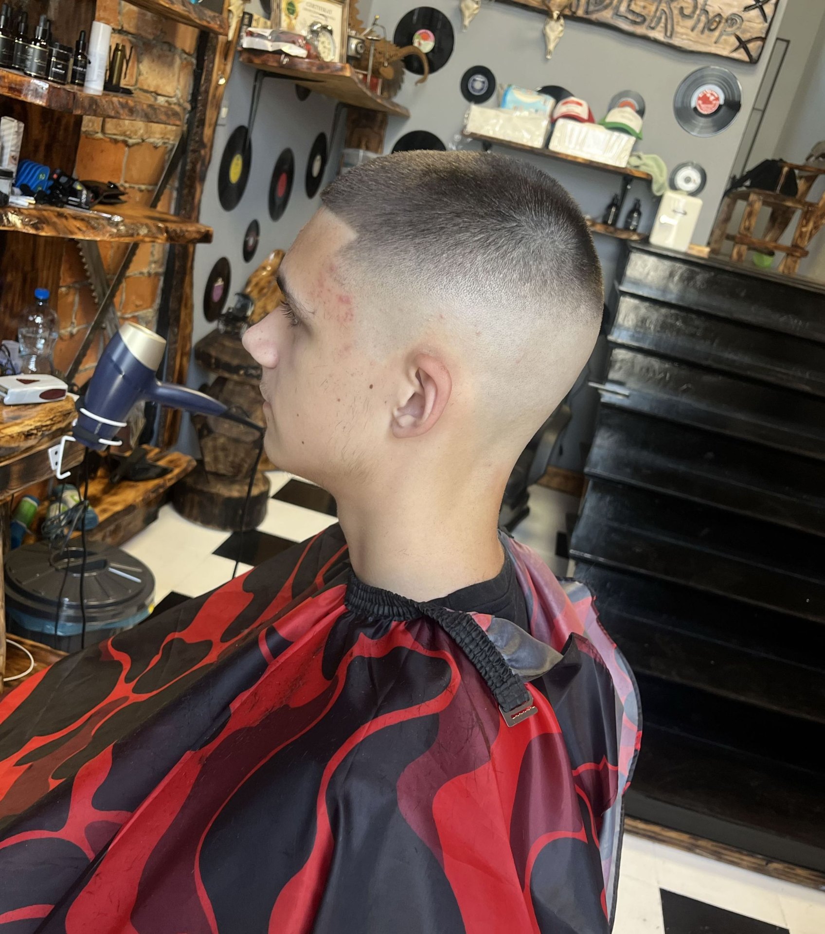 Klasyczny buzz fade